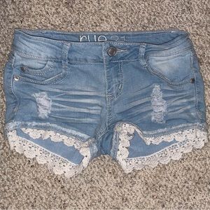 Rue 21 shorts with lace trim